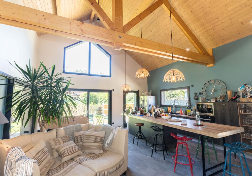 Une maison ossature bois écologique, chaleureuse et moderne